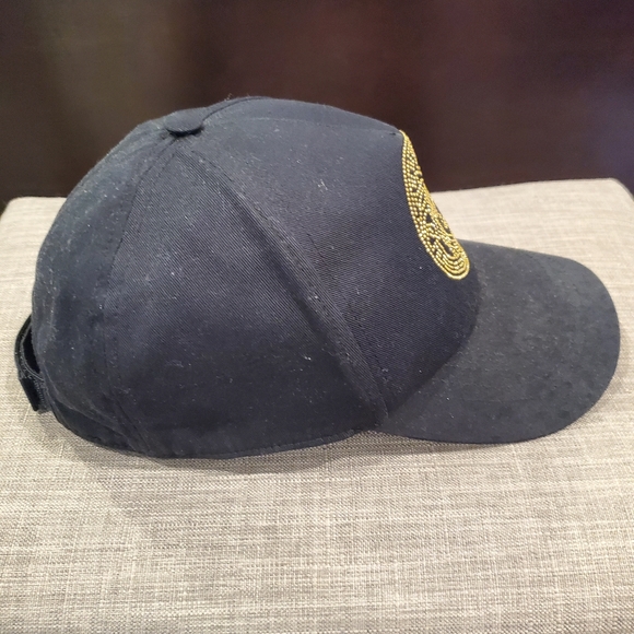 VERSACE hat - Picture 3 of 7